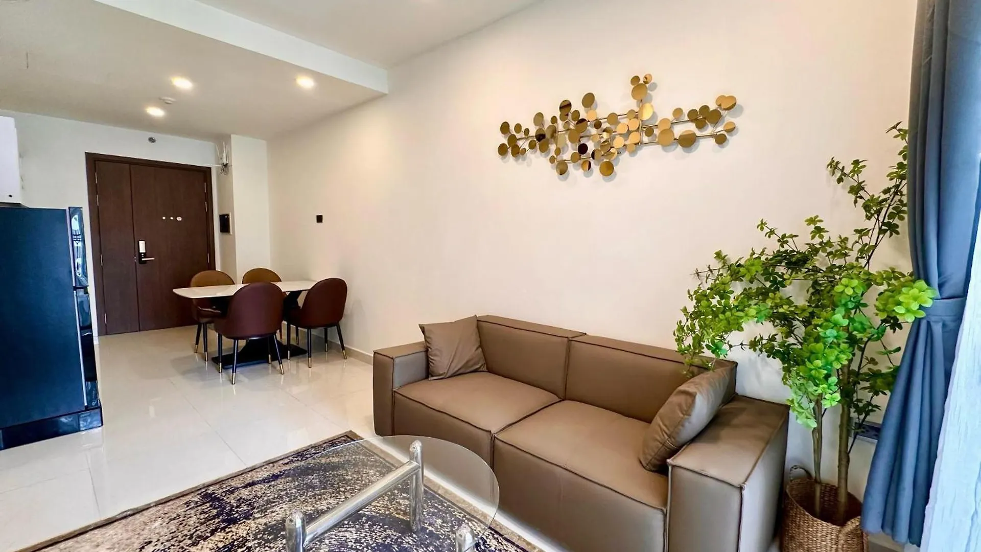 New Luxury 2 Bedroom Saigon Royal Condo 4 Pax , Near District 1,Vietnam Ap13 Ho Chi Minh City 0*,  Vietnam