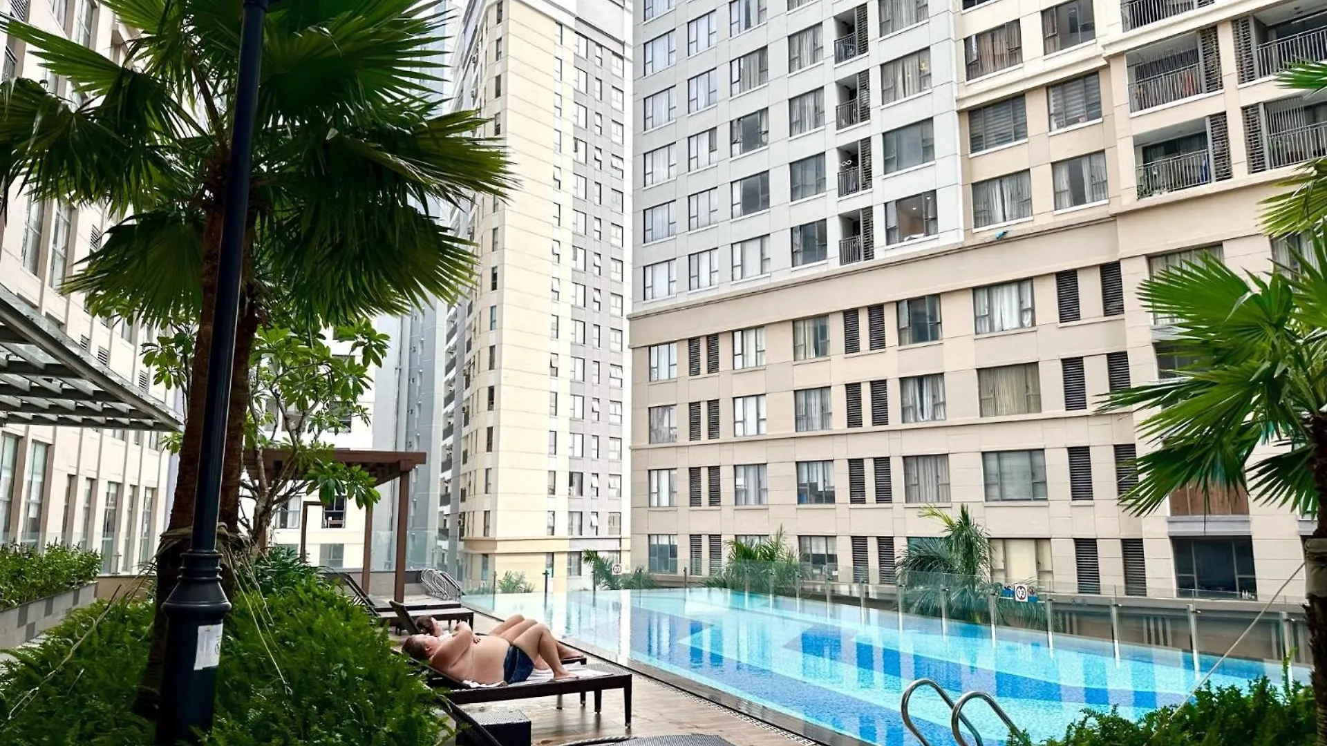 New Luxury 2 Bedroom Saigon Royal Condo 4 Pax , Near District 1,Vietnam Ap13 Ho Chi Minh City Apartment